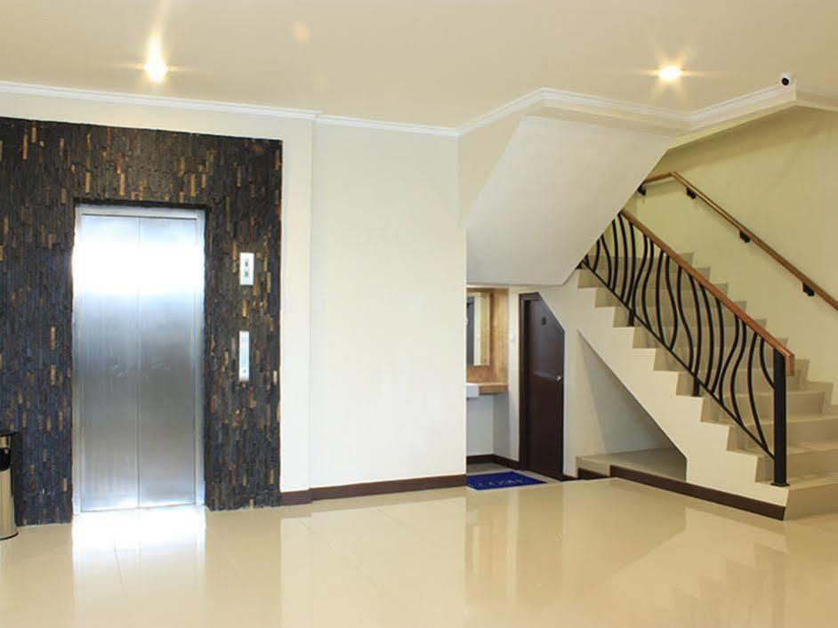 Laxston Hotel Yogyakarta Exterior foto